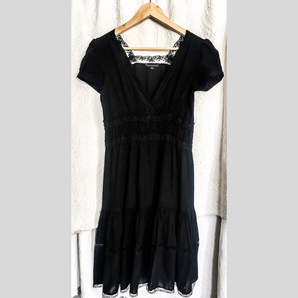 FOREVER 21 BLACK DRESS WITH LACE ACCENTS
